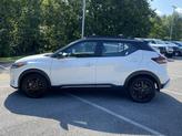Thumbnail of 2022 Aspen White Tricoat/Super Black Nissan Kicks