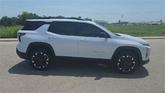 Thumbnail of 2026 Polar White Tricoat Chevrolet Equinox
