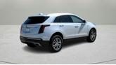 Thumbnail of 2025 Crystal White Tricoat Cadillac XT5