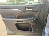 Thumbnail of 2018 Shoreline Blue Pearl Toyota Highlander