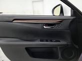 Thumbnail of 2017 White Lexus ES 350