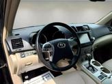Thumbnail of 2011 Black Toyota Highlander