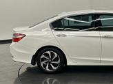 Thumbnail of 2016 White Orchid Pearl Honda Accord