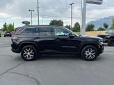 Thumbnail of 2024 Diamond Black Crystal Pearlcoat Jeep Grand Cherokee