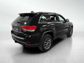 Thumbnail of 2018 Diamond Black Crystal Pearlcoat Jeep Grand Cherokee