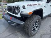 Thumbnail of 2025 Bright White Clearcoat Jeep Gladiator