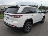 Thumbnail of 2025 Bright White Clearcoat Jeep Grand Cherokee