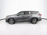 Thumbnail of 2022 Magnetic Gray Metallic Toyota Highlander