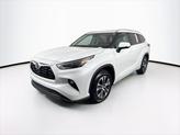 Thumbnail of 2023 Celestial Silver Metallic Toyota Highlander