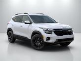 Thumbnail of 2025 Snow White Pearl Kia Seltos