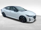Thumbnail of 2025 Aspen White Tricoat/Super Black Nissan Sentra
