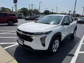Photo of 2025 Summit White Chevrolet Trax