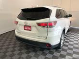 Thumbnail of 2016 Blizzard Pearl Toyota Highlander