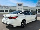 Thumbnail of 2020 Pearl White Tricoat Nissan Altima