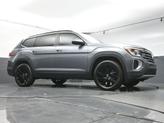 Thumbnail of 2025 Platinum Gray Metallic Volkswagen Atlas