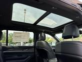 Thumbnail of 2025 Diamond Black Crystal Pearlcoat Jeep Grand Cherokee L