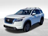 Photo of 2025 Everest White P Nissan Pathfinder