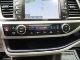 Thumbnail of 2016 Alumina Jade Metallic Toyota Highlander