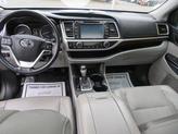 Thumbnail of 2016 Alumina Jade Metallic Toyota Highlander