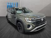 Thumbnail of 2025 Avocado Green Pearl Volkswagen Atlas