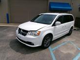 Thumbnail of 2017 White Dodge Grand Caravan