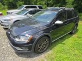 Photo of 2017 Deep Black Pearl Effect Volkswagen Golf Alltrack