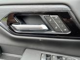 Thumbnail of 2025 Onyx Black GMC Yukon XL