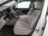 Thumbnail of 2017 White Toyota Highlander