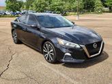 Thumbnail of 2020 Super Black Nissan Altima