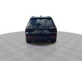Thumbnail of 2022 Diamond Black Crystal Pearlcoat Jeep Grand Cherokee