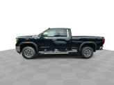 Thumbnail of 2022 Onyx Black GMC Sierra 2500
