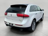 Thumbnail of 2015 White Platinum Metallic Tri-Coat Lincoln MKX