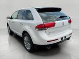 Thumbnail of 2015 White Platinum Metallic Tri-Coat Lincoln MKX