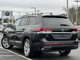 Thumbnail of 2021 Deep Black Pearl Effect Volkswagen Atlas