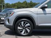 Thumbnail of 2024 Silver Bird Metallic Volkswagen Atlas