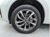 Thumbnail of 2021 Glacier White Metallic Audi Q5