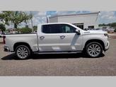 Thumbnail of 2022 Iridescent Pearl Tricoat Chevrolet Silverado 1500