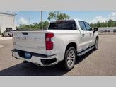 Thumbnail of 2022 Iridescent Pearl Tricoat Chevrolet Silverado 1500
