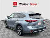 Thumbnail of 2022 Moon Dust Toyota Highlander