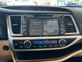 Thumbnail of 2017 Toasted Walnut Pearl Toyota Highlander