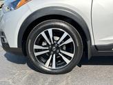 Thumbnail of 2019 Brilliant Silver Nissan Kicks