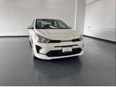 Photo of 2022 Clear White Kia Rio