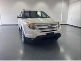 Photo of 2015 White Platinum Metallic Tri-Coat Ford Explorer