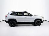 Thumbnail of 2022 Bright White Clearcoat Jeep Cherokee