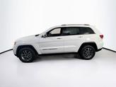 Thumbnail of 2022 Bright White Clearcoat Jeep Grand Cherokee