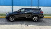 Thumbnail of 2022 Midnight Black Metallic Toyota Highlander