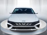 Thumbnail of 2025 White Hyundai ELANTRA