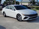 Thumbnail of 2025 White Hyundai ELANTRA