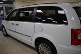 Thumbnail of 2016 Bright White Clearcoat Chrysler Town & Country