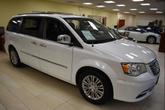 Thumbnail of 2016 Bright White Clearcoat Chrysler Town & Country